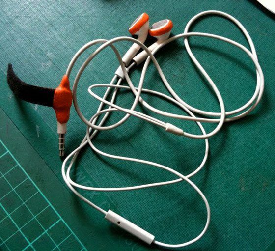 Headphone_Hack_sugru_VELCRO®_Brand
